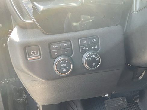 Used 2024 Chevrolet Silverado 1500 LT AWD/4WD image 16