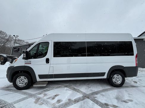 Used 2018 RAM ProMaster 2500 w/ Premium Appearance Group image 4