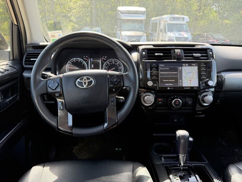 Used 2021 Toyota 4Runner Venture w/ Moonroof Package AWD/4WD image 17