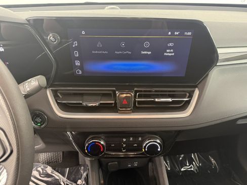 Used 2025 Chevrolet TrailBlazer LT AWD/4WD image 18