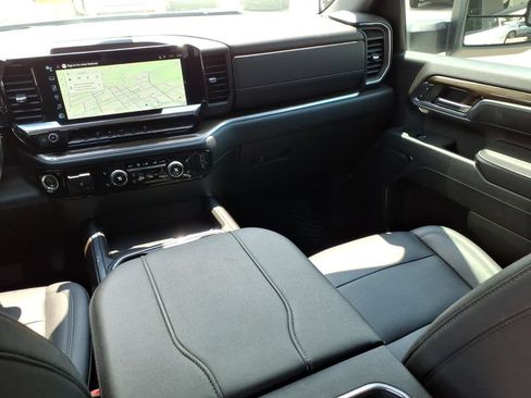 Used 2024 Chevrolet Silverado 2500 LT w/ Convenience Package AWD/4WD image 19