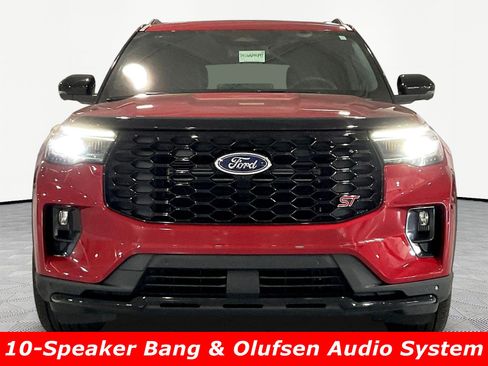 Used 2025 Ford Explorer ST AWD/4WD image 2