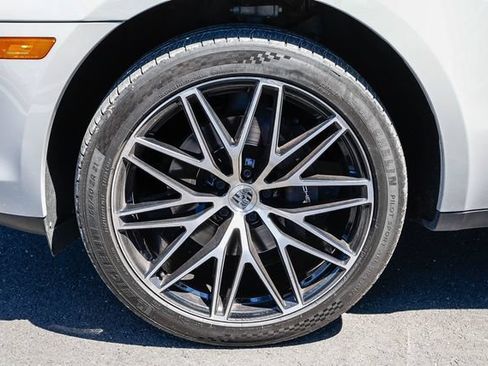 Used 2022 Porsche Macan AWD/4WD image 11