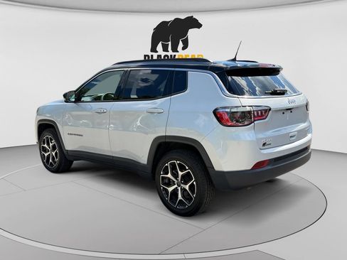 Used 2025 Jeep Compass Limited AWD/4WD image 5