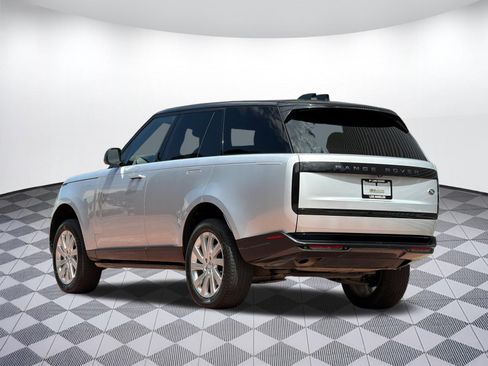 Used 2023 Land Rover Range Rover SE AWD/4WD image 3