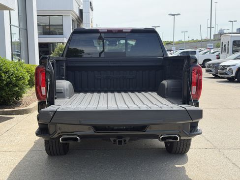 Used 2024 GMC Sierra 1500 Denali w/ Denali Reserve Package AWD/4WD image 11