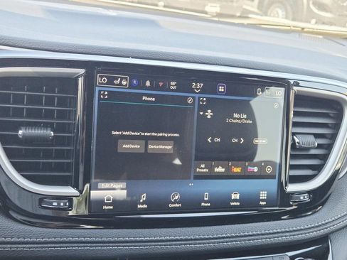 New 2026 Chrysler Pacifica Select FWD image 25