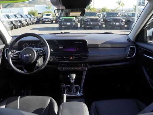 Used 2025 Kia Seltos EX w/ EX Sunroof Package image 22