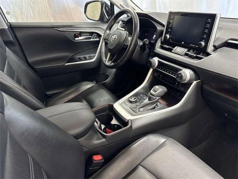 Used 2020 Toyota RAV4 Limited w/ Limited Grade Weather Package image 31