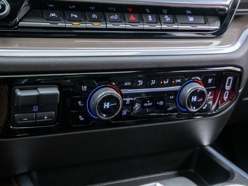 Used 2022 Chevrolet Silverado 1500 High Country w/ Z71 Off-Road Package image 29