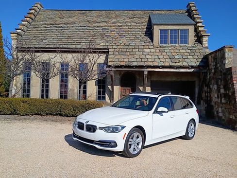 Used 2017 BMW 330i xDrive Wagon image 90