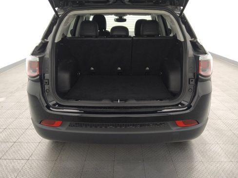 Used 2019 Jeep Compass Latitude image 29