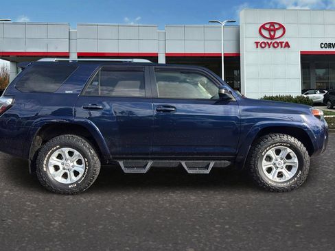Certified 2018 Toyota 4Runner SR5 image 3
