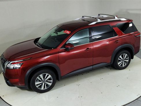 Used 2024 Nissan Pathfinder SL image 39