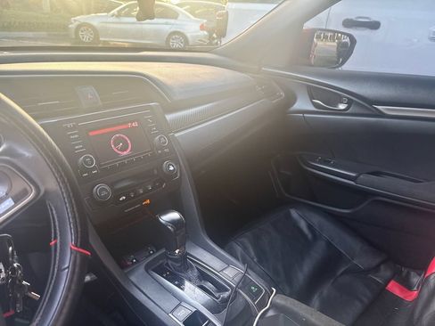 Used 2017 Honda Civic Sport image 3