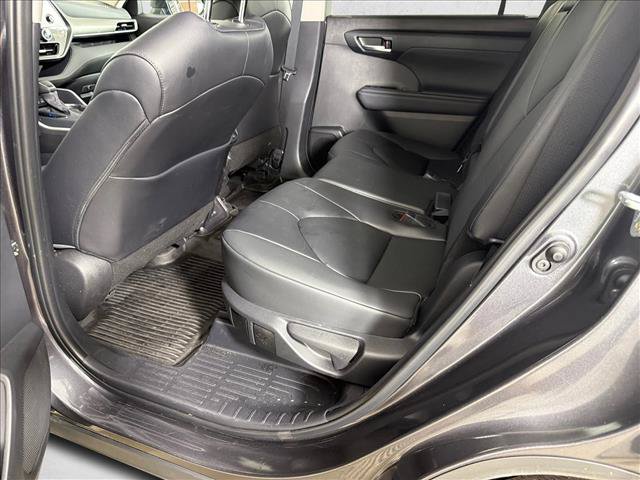 Used 2025 Toyota Highlander XLE AWD/4WD image 22