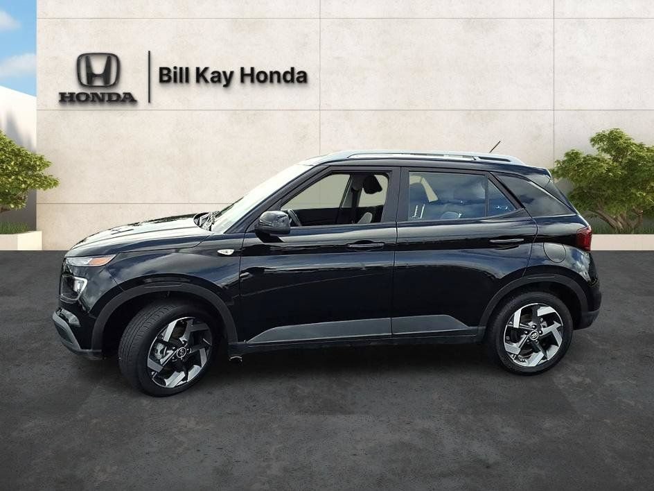 Used 2026 Hyundai Venue SEL FWD image 7
