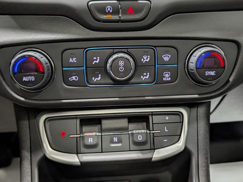 Used 2023 GMC Terrain SLE w/ Driver Convenience Package AWD/4WD image 25