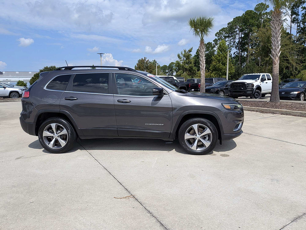 Certified 2022 Jeep Cherokee Limited AWD/4WD image 2