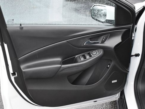 Used 2017 Chevrolet Volt Premier w/ Driver Confidence II Package image 14