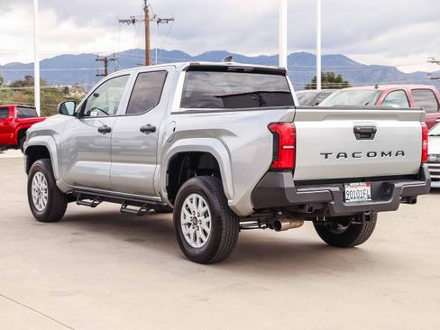 Certified 2025 Toyota Tacoma SR RWD image 5