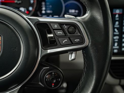 Used 2019 Porsche Cayenne S image 33