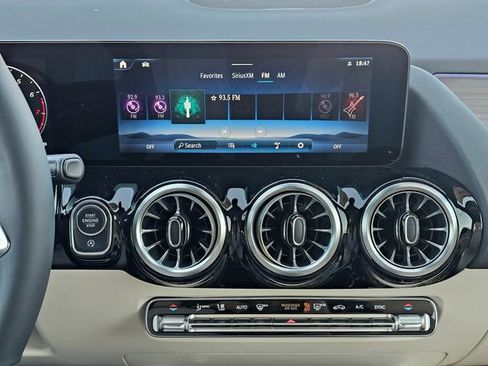 New 2026 Mercedes-Benz GLA 250 4MATIC image 34