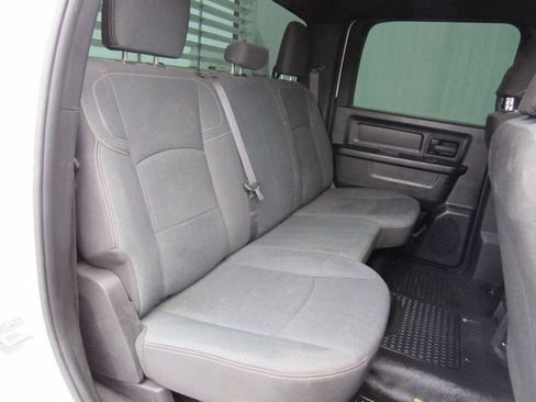 Used 2022 RAM 3500 Tradesman w/ Chrome Appearance Group AWD/4WD image 18