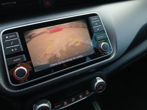 Used 2018 Nissan Kicks SV image 13