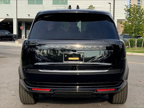New 2025 Land Rover Range Rover SE image 4