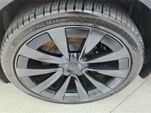 Used 2022 Tesla Model X Plaid image 63