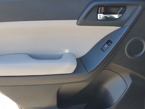 Used 2018 Subaru Forester 2.5i Limited image 39