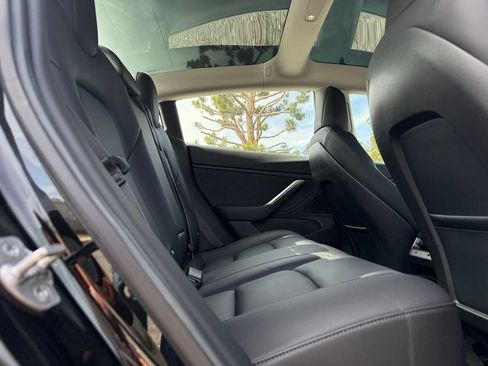 Used 2018 Tesla Model 3 Long Range RWD image 18