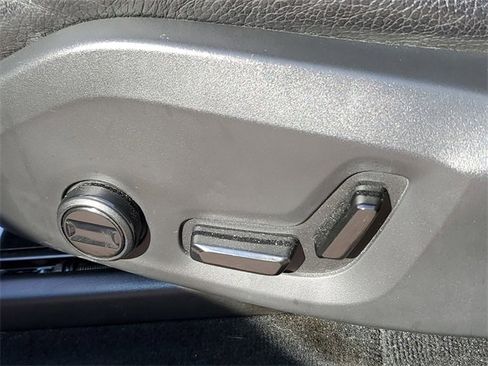 Used 2021 Volvo XC90 T6 Momentum w/ Advanced Package image 24