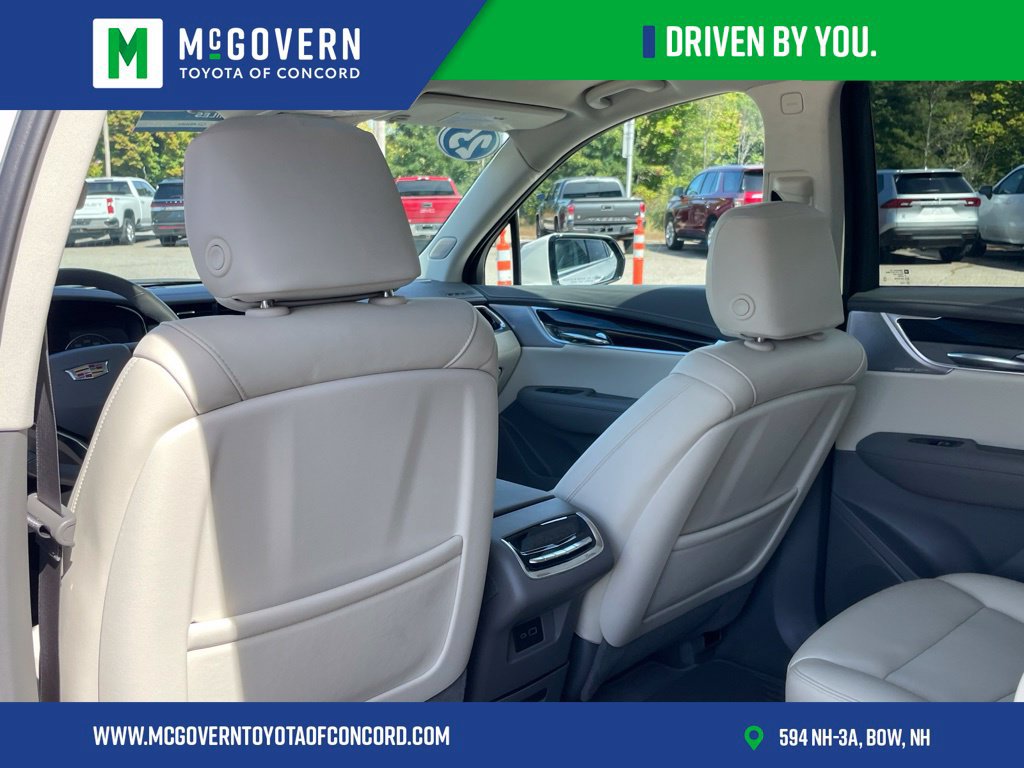 Used 2025 Cadillac XT6 Premium Luxury AWD/4WD image 27