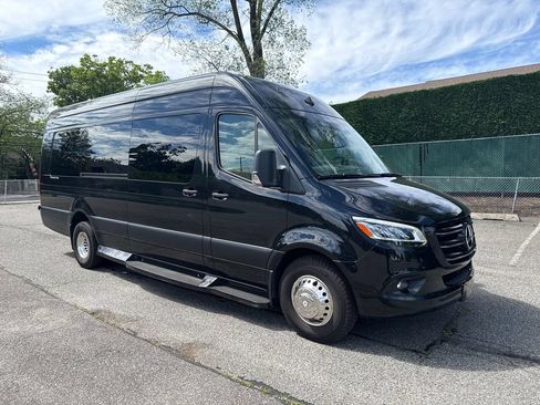 Used 2023 Mercedes-Benz Sprinter 3500 image 9
