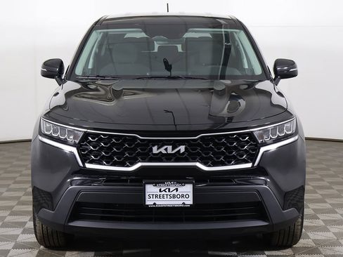 Used 2023 Kia Sorento LX image 11