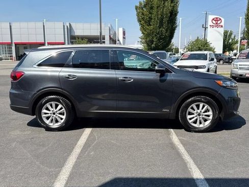 Used 2019 Kia Sorento AWD w/ LX Convenience Package image 4