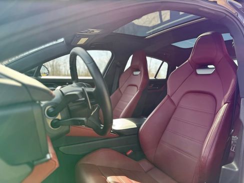 Used 2024 Porsche Panamera image 5