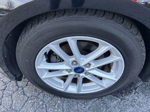 Used 2018 Ford Focus SE w/ Cold Weather Package image 29