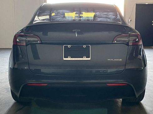 Used 2020 Tesla Model Y Performance image 3