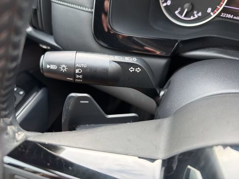 Used 2025 Nissan Pathfinder SL AWD/4WD image 29