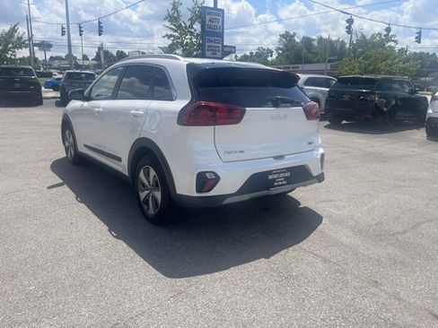 Used 2022 Kia Niro LX image 4