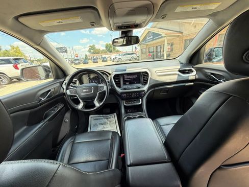 Used 2023 GMC Acadia SLT AWD/4WD image 16