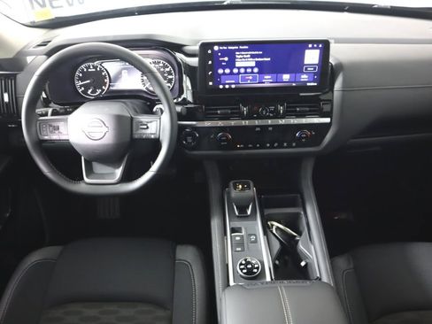 New 2026 Nissan Pathfinder SV image 27