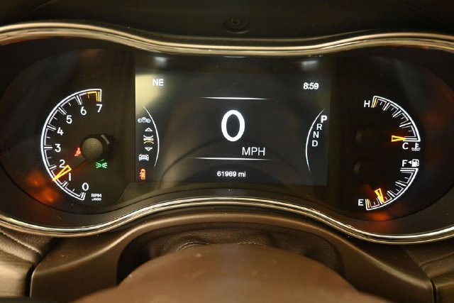 Used 2019 Jeep Grand Cherokee Overland AWD/4WD image 12