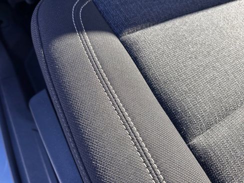 Used 2025 GMC Acadia Elevation image 13