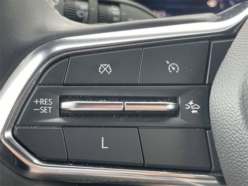 Certified 2024 Chevrolet Traverse LT image 24