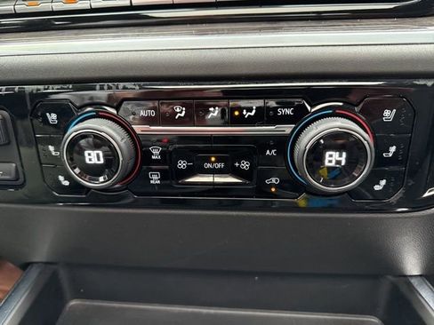 Used 2022 Chevrolet Silverado 1500 LTZ image 31