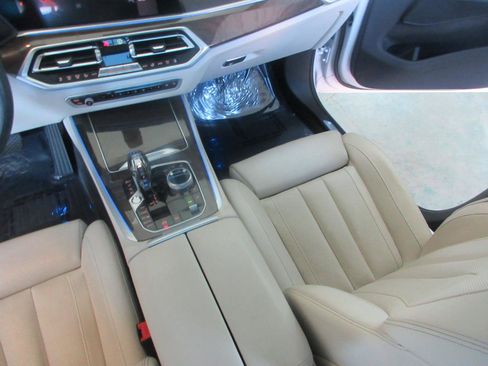 Used 2022 BMW X5 xDrive45e AWD/4WD image 23